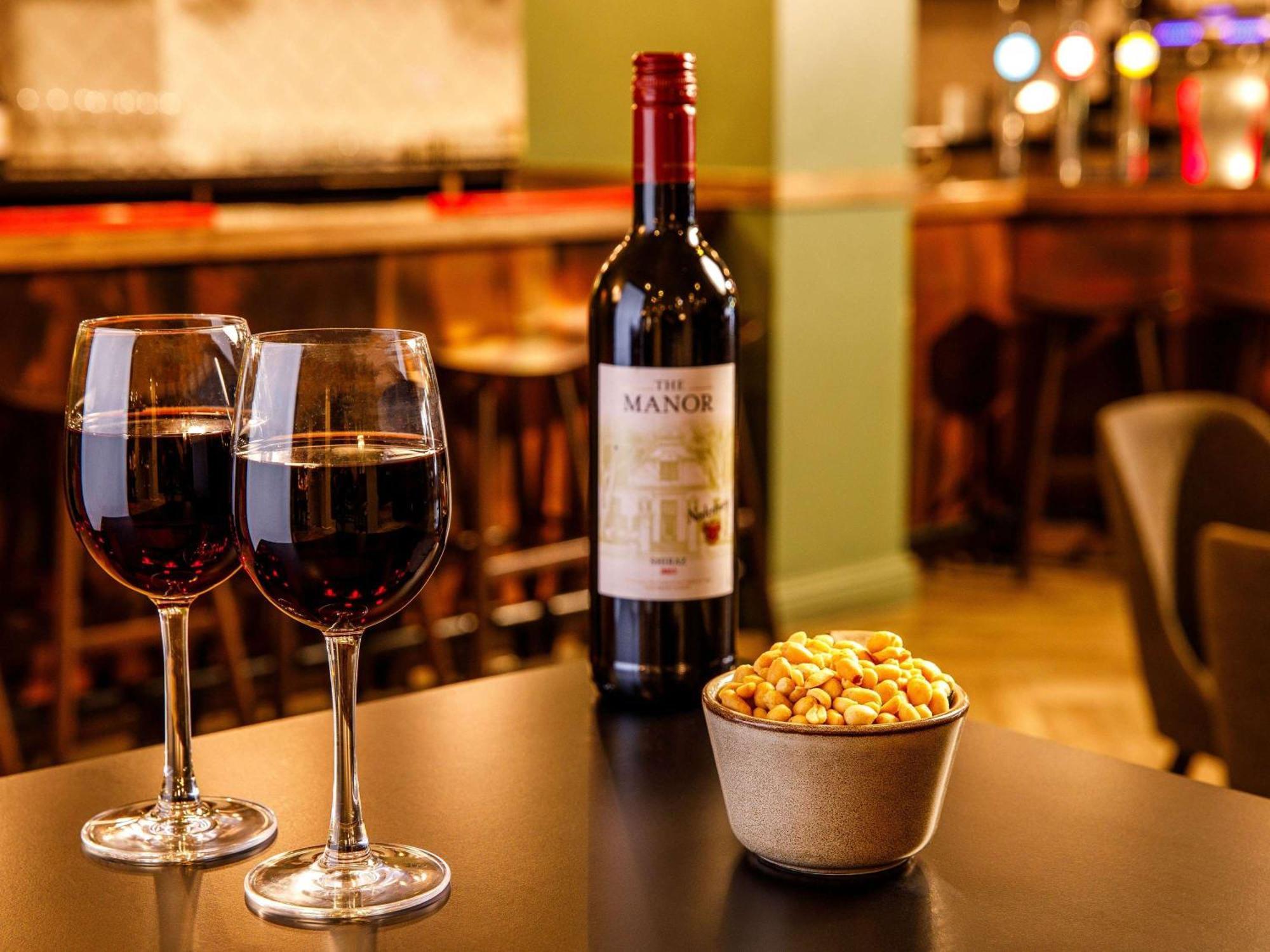 Mercure Cardiff North Hotel Екстериор снимка